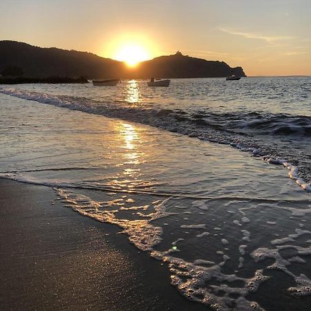 La Casetta Di Simo A Pochi Minuti Dal Mare Falcone Exterior foto