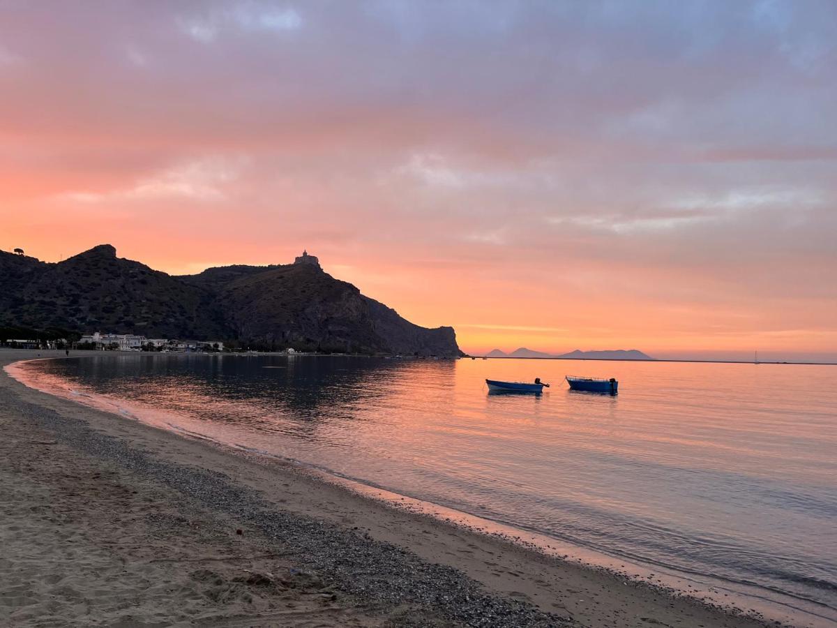 La Casetta Di Simo A Pochi Minuti Dal Mare Falcone Exterior foto